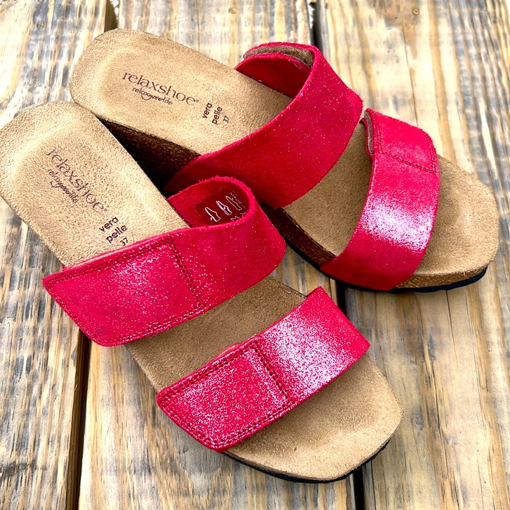 🔥🔥🔥RELAX YOUR LIFE WEDGE NWOT SIZE 37 🔥🔥🔥